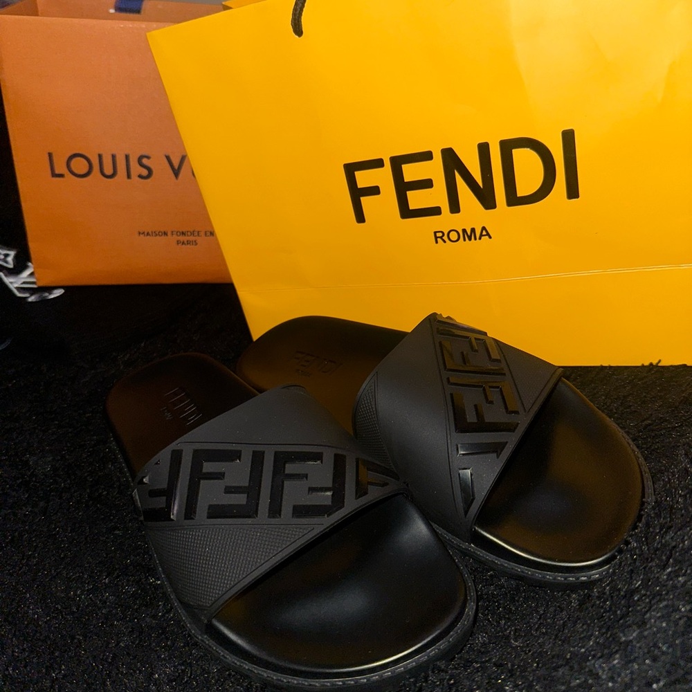 Fendi Men's Black Logo Slide Sandals